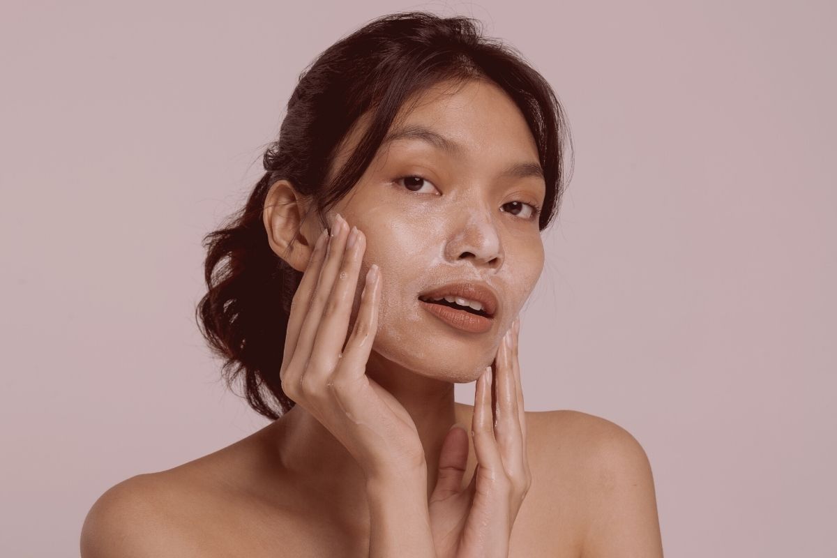 Faites peau neuve au printemps avec les acides de fruits AHA !